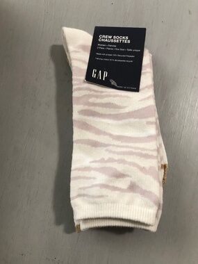 GAP Women’s socks 2 pairs cream zebra / cream gold cotton blend NWT